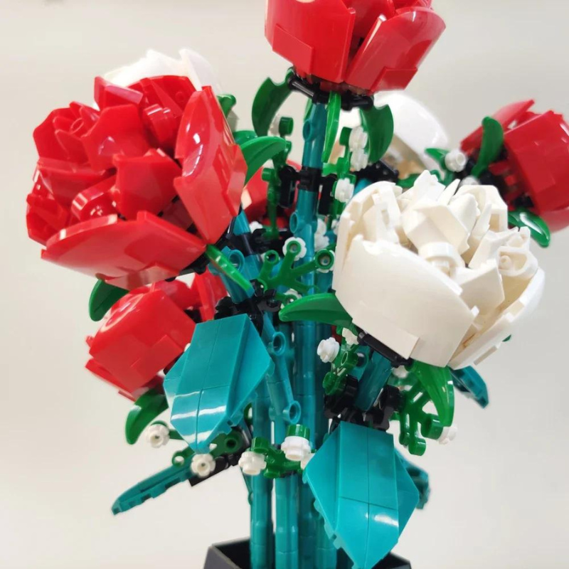 Rose Vase Building Set | 818 PCS
