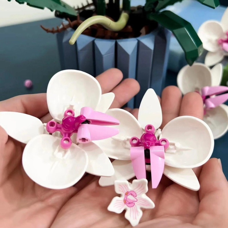 Orchid Building Set | 711 PCS