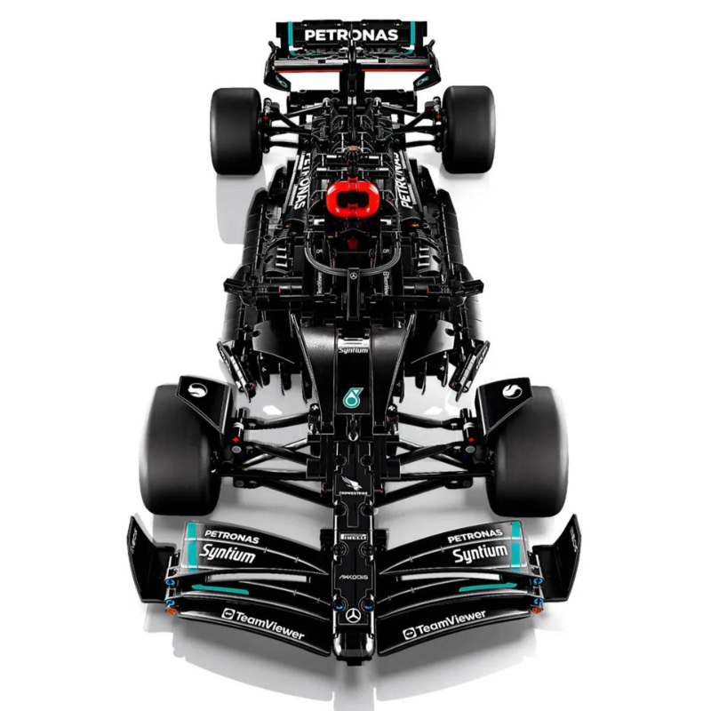 Mercedes-AMG F1 W14 Technic | 1.642 PCS – 1:8 Scale Model
