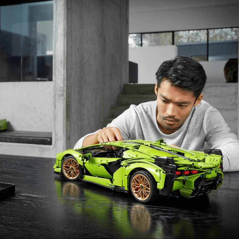 Lamborghini Sián FKP 37 Technic | 3.696 PCS – 1:8 Scale Model