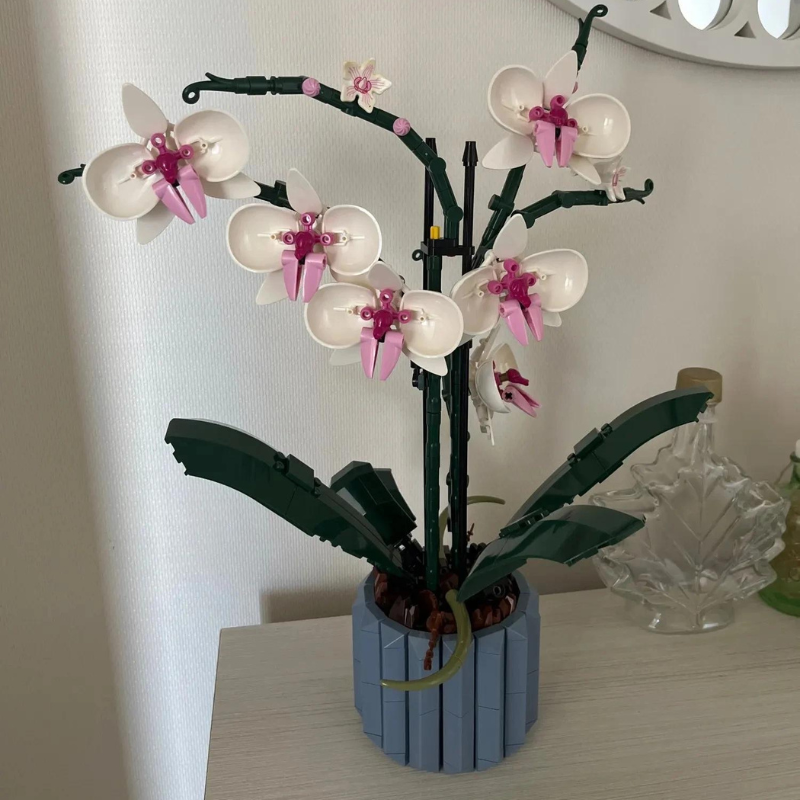 Orchid Building Set | 711 PCS