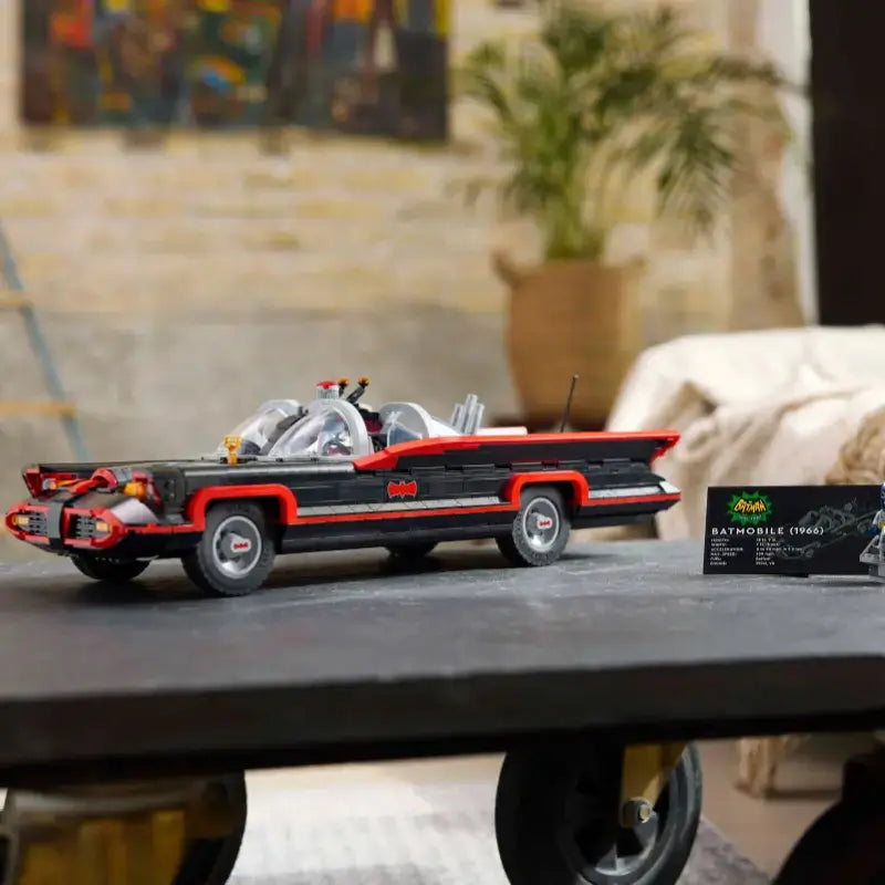 Batman Classic Batmobile | 1822 PCS