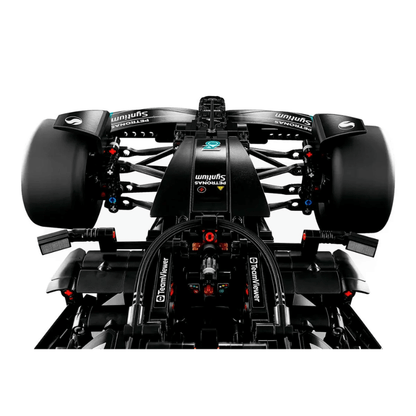 Mercedes-AMG F1 W14 Technic | 1.642 PCS – 1:8 Scale Model