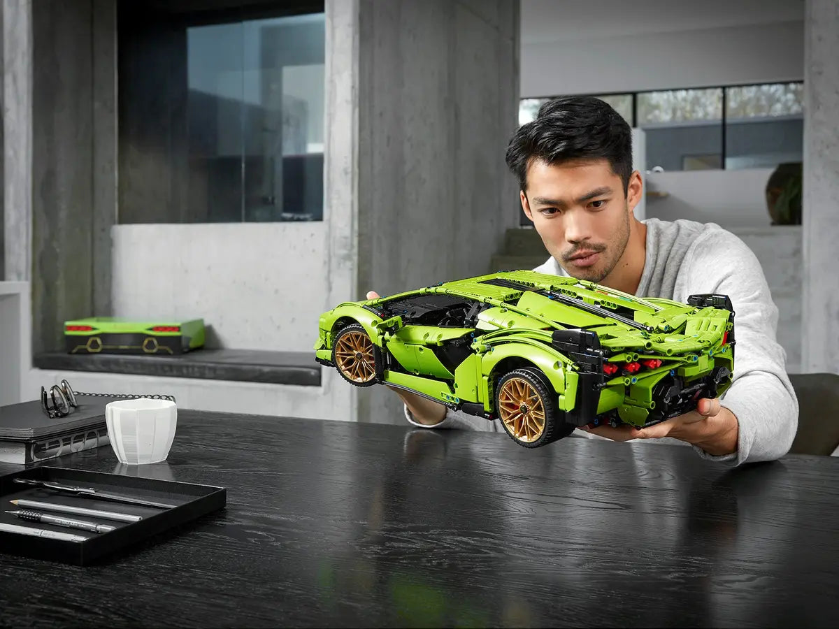 Lamborghini Sián FKP 37 Technic | 3.696 PCS – 1:8 Scale Model