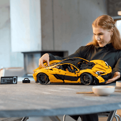 McLaren P1 Technic | 3.893 PCS – 1:8 Scale Model