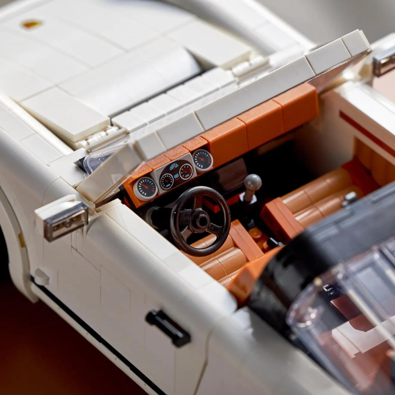 Porsche 911 Turbo & Targa Technic | 1.450 PCS – 1:10 Scale Model