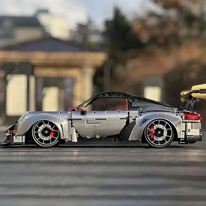 Porsche 911 GT2 RS Technic | 3.389 PCS – 1:8 Scale Model