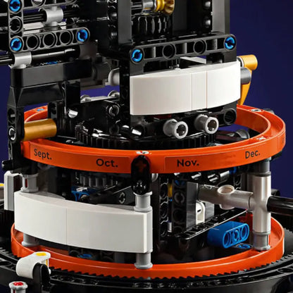 Earth and Moon in Orbit Technic | 526PCS